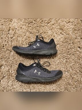 Under Armour Charged Escape 3 Running Shoe - Women sz 8.5